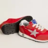 Junior-Marathon aus rotem Nylon mit aufgedrucktem Stern und Lederlasche an der Ferse