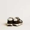 „Young Marathon“ aus schwarzem Nylon mit aufgedrucktem Stern und Lederlasche an der Ferse